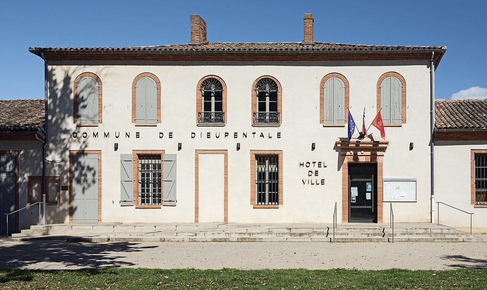 Façade de la mairie de Dieupentale (Tarn-et-Garonne)